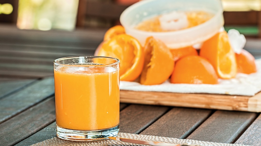 fresh-orange-juice-1614822_1920.jpg