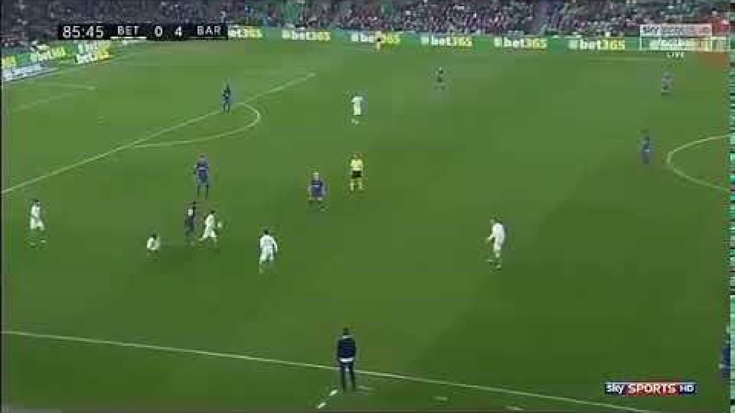 Leo Messi incredible dribbling skills vs Real Betis. BEST PLAYER EVER!