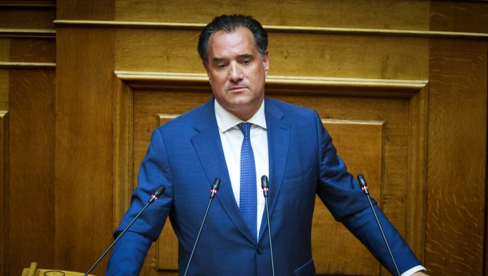 Ο υπουργός Υγείας Άδωνις Γεωργιάδης από το βήμα της Βουλής 