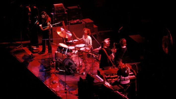 Σαν σήμερα 28 Απριλίου: Το 1973 οι Pink Floyd φτάνουν στην κορυφή του αμερικανικού Billboard με το «The Dark Side of the Moon».  