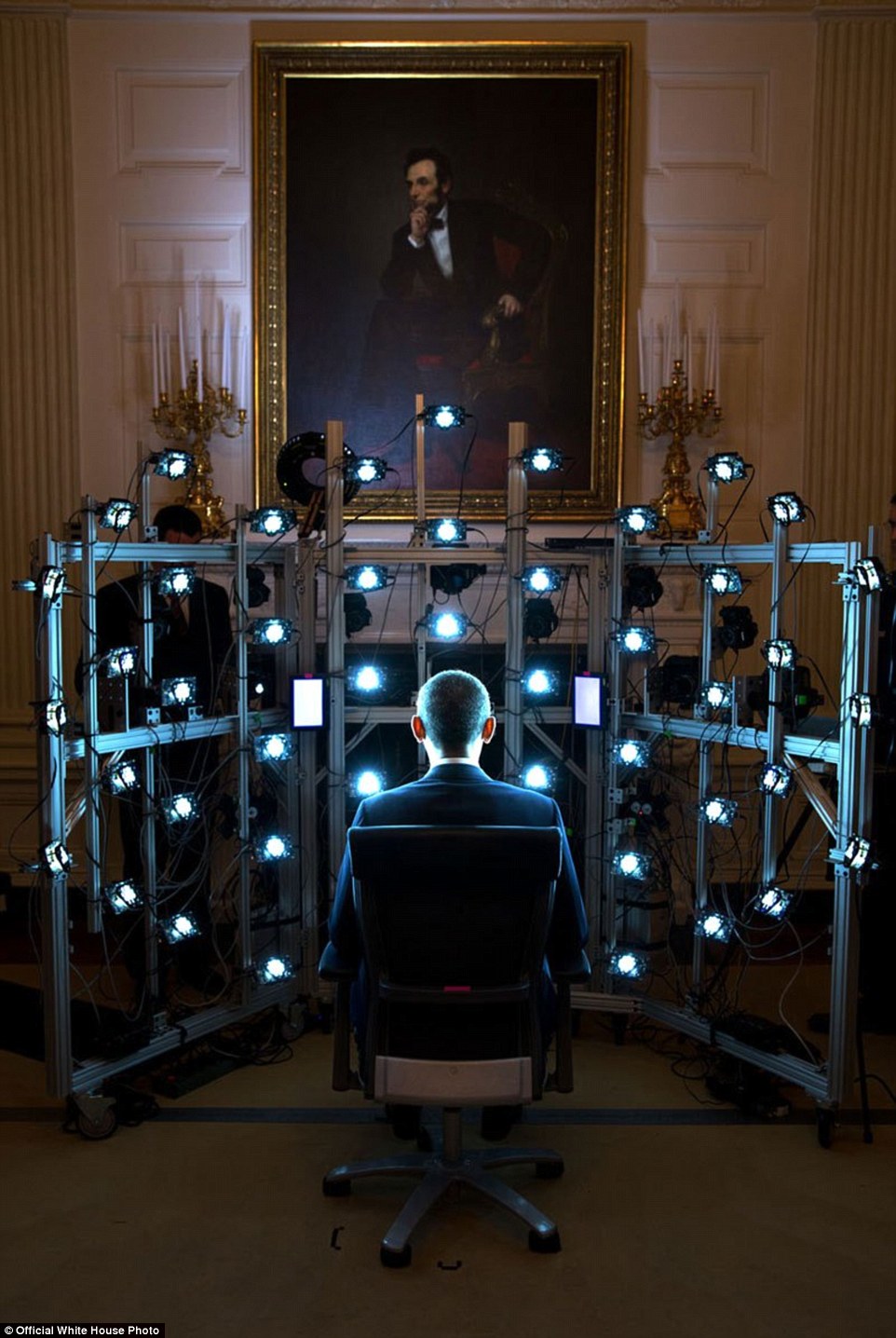 Ο Ομπάμα κάθεται για να του φτιάξουν το 3D πορτραίτο 