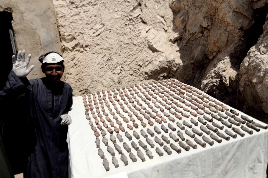  Έξι μούμιες ανακαλύφθηκαν μέσα σε φαραωνικό τάφο 