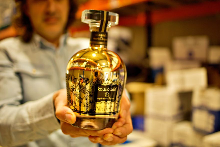 Η παλαιωμένη μαστίχα της ποτοποιίας Γάτσιος/ Φωτογραφία: Γιώργος Ζαρζώνης