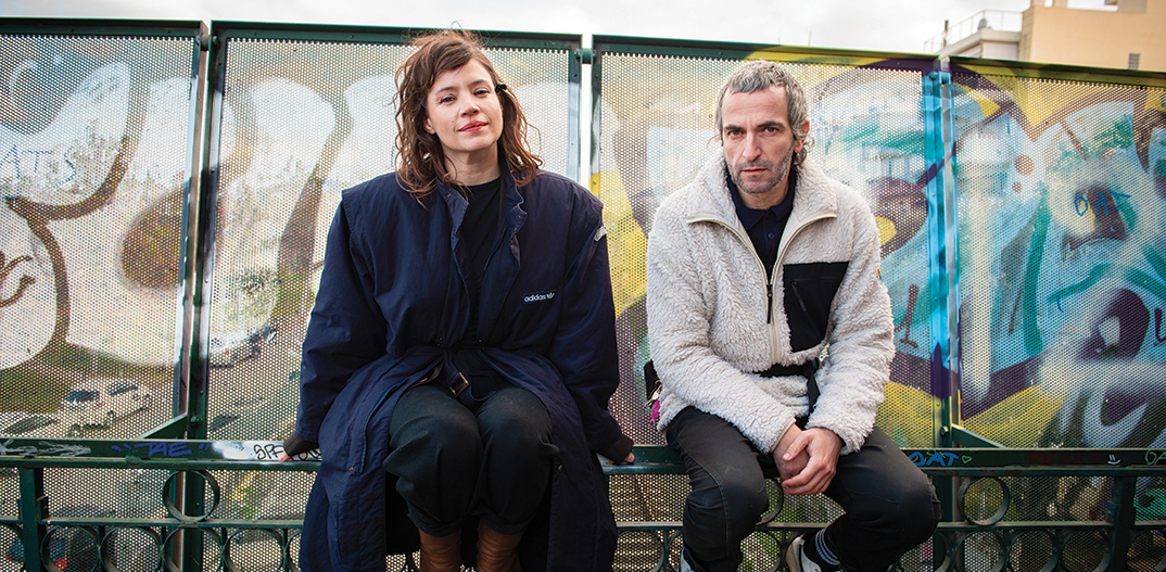 Άρης Σερβετάλης – Έφη Μπίρμπα: «Συν-λειτουργούμε μέσα στην παράσταση»