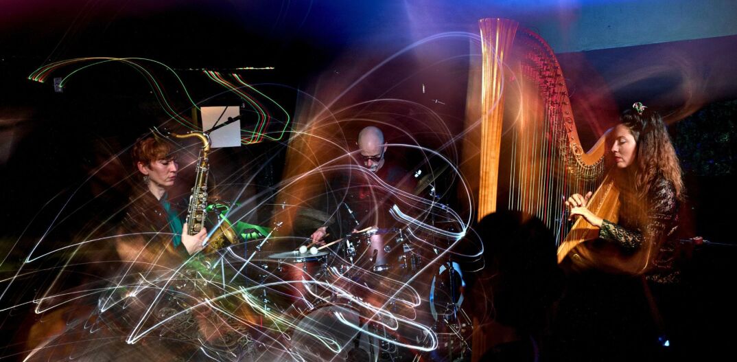 Harper Trio: Το «Dialogue of Thoughts» είναι ένα ημερολόγιο ενσυνειδητότητας