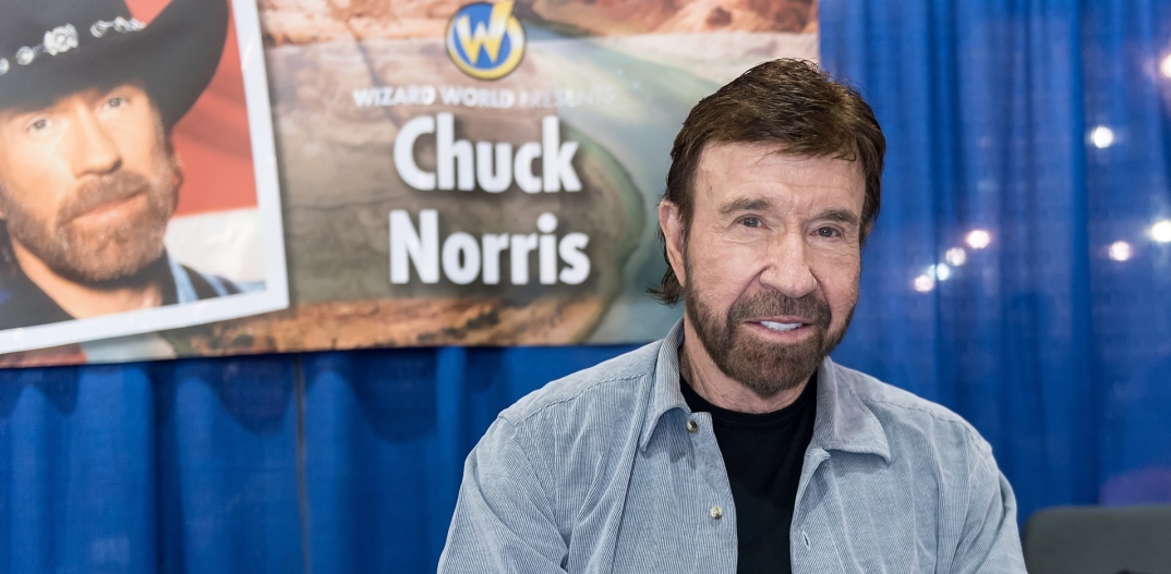 Τσακ Νόρις: Ο άνθρωπος πίσω από τα memes