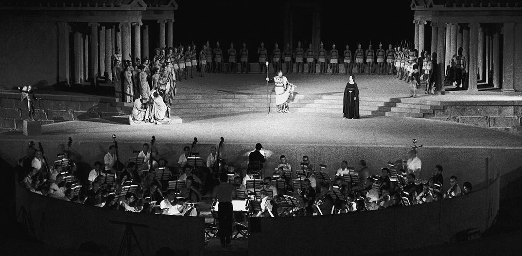Η «Μήδεια» στην Επίδαυρο, το 1961 © Greek National Opera archive