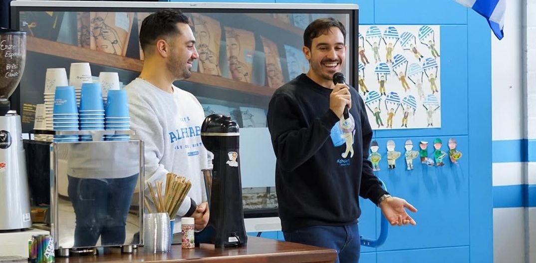 Οι δύο Έλληνες του Μόντρεαλ που έκαναν viral το Freddo Matcha