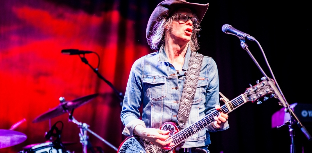Ο Mike Scott μιλά στην Athens Voice για τους Waterboys, το ένστικτο, τη δημιουργία και τη συναυλία τους στο Sani Festival