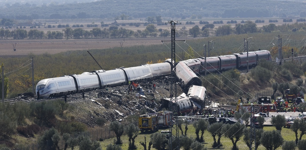 Το σημείο της σύγκρουσης των δύο τρένων στην Ισπανία