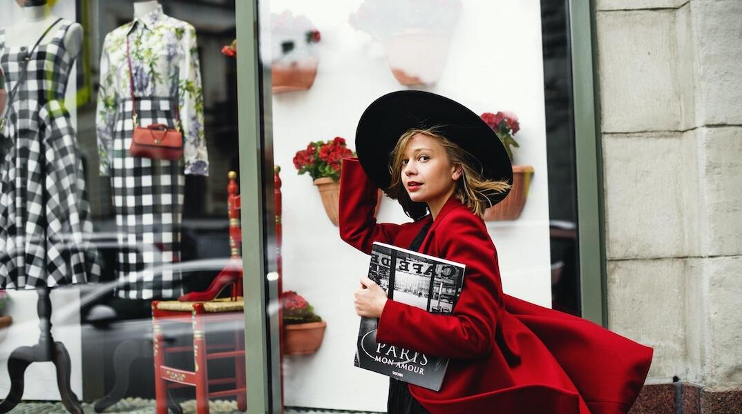 Πώς να φτιάξεις την εποχική γκαρνταρόμπα των ονείρων σου που να την αντέχει και η τσέπη σου