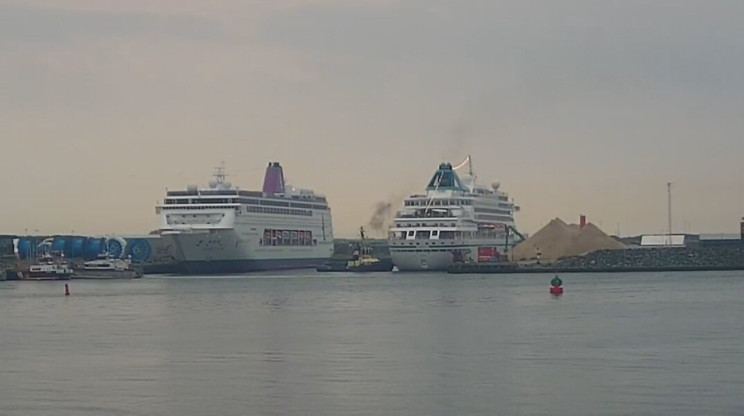 Άμστερνταμ: Ακτιβιστές δέθηκαν σε υδατοφράκτη, εμποδίζοντας ένα κρουαζιερόπλοιο 