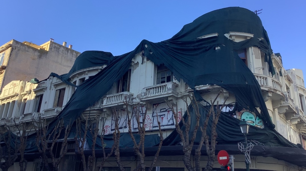 Φωκάς της γωνίας Ερμού με Βενιζέλου