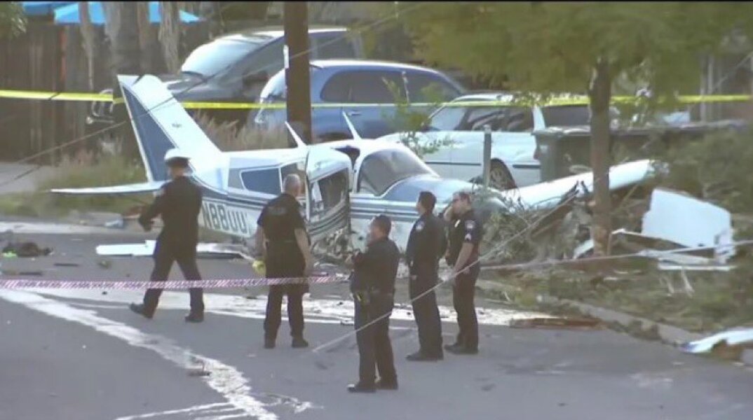 Xάος σε γειτονιά του Σαν Ντιέγκο από συντριβή μικρού αεροσκάφους