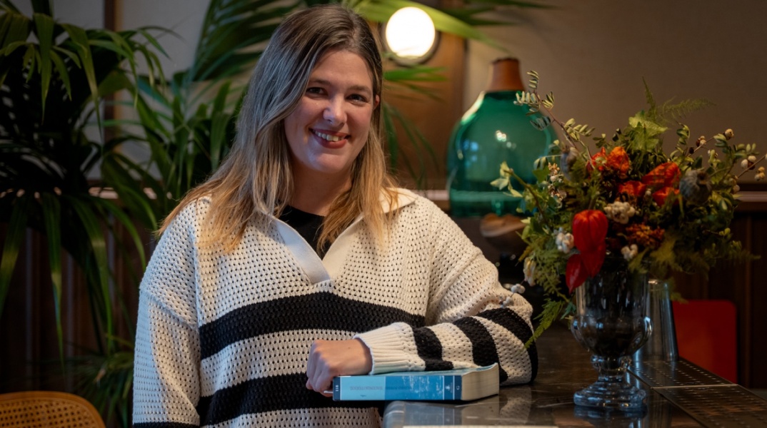Το Silent Book Party της Ισμήνης Τορνιβούκα: Μια λέσχη ανάγνωσης χωρίς «φιλολογίλα»