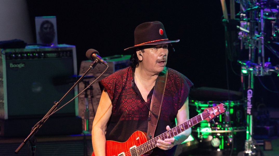 Ο Carlos Santana στη σκηνή