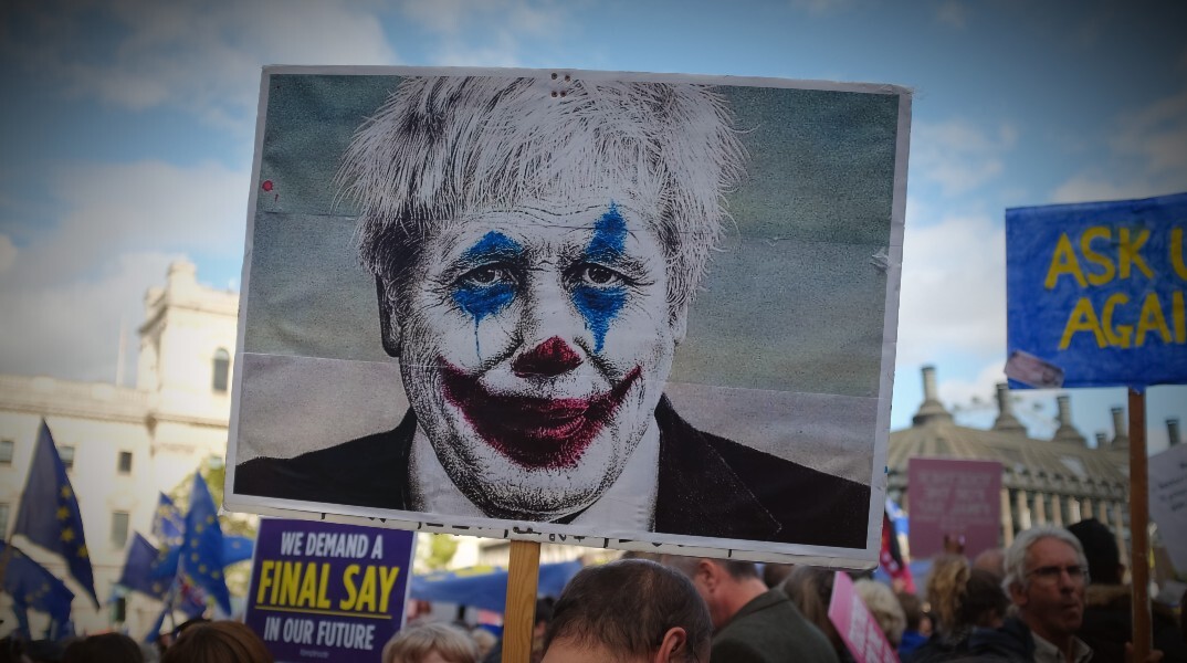 Πλακάτ κατά του Μπόρις Τζόνσον 