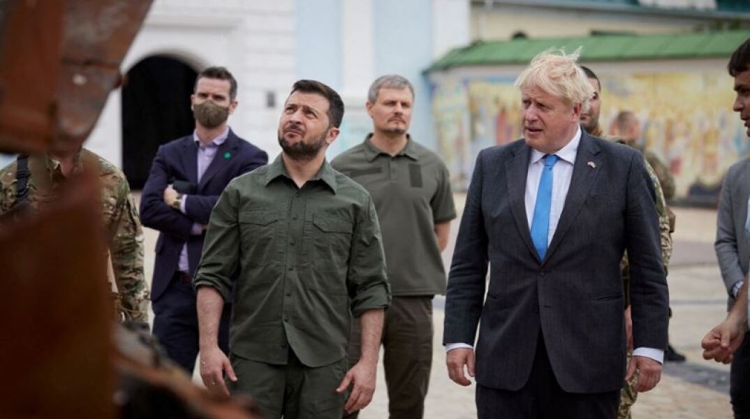 Επικοινωνία Ζελένσκι με Τζόνσον: «Είσαι ήρωας, όλοι σε αγαπούν»