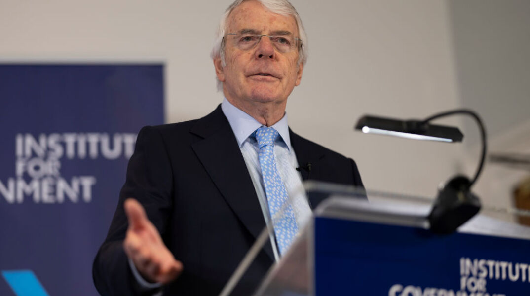 Τζον Μέιτζορ για Τζόνσον