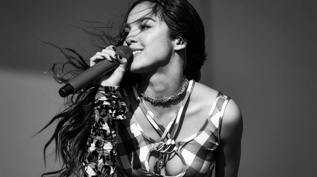 Η Νάταλι Ιμπρούλια και η Ολίβια Ροντρίγκο λένε μαζί το «Torn»