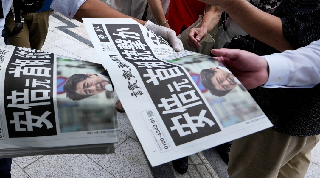 Πυροβόλησαν πισώπλατα τον Σίνζο Άμπε