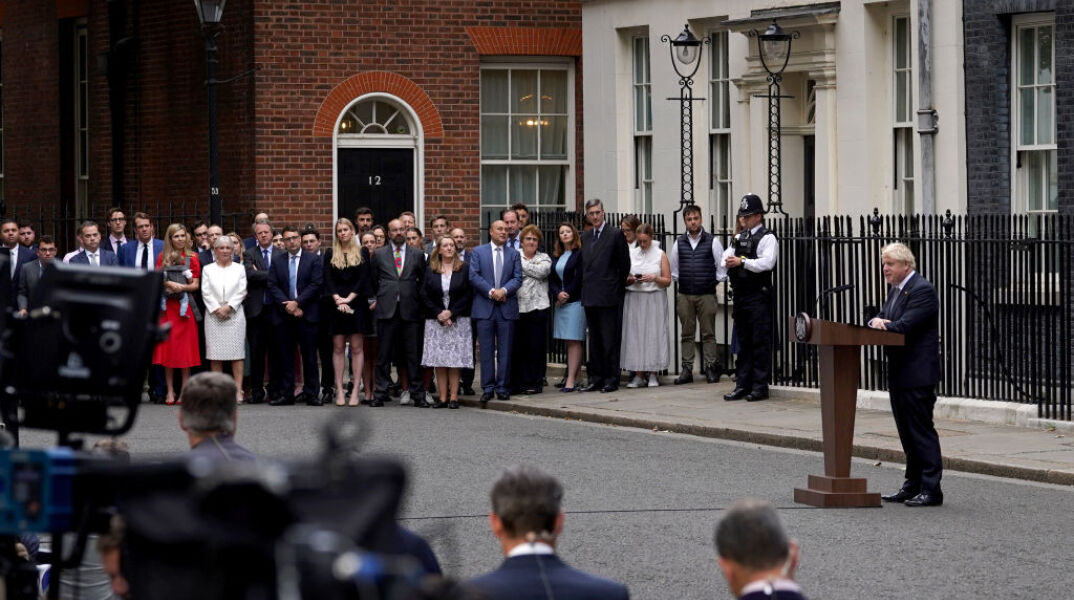 Βρετανία: Οι Συντηρητικοί επιδιώκουν να επισπεύσουν τη κούρσα διαδοχής του πρωθυπουργού Μπόρις Τζόνσον