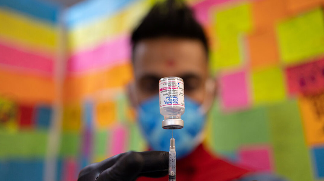ΗΠΑ – Κορονοϊός: Η Moderna αναπτύσσει επικαιροποιημένα εμβόλια κατά των νέων υποπαραλλαγών της Όμικρον	