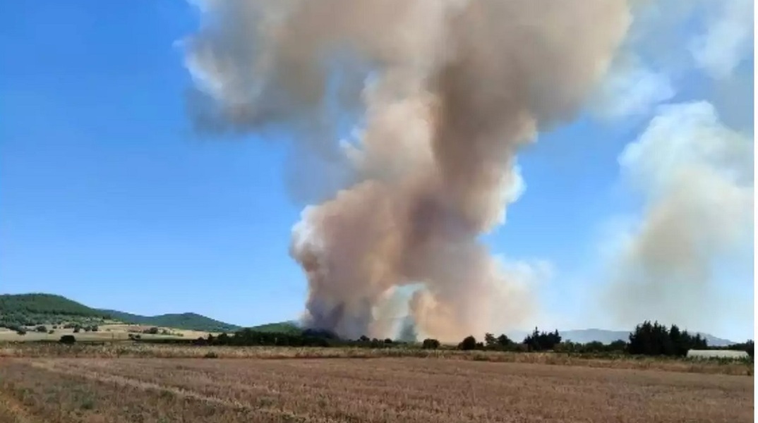 Μεγάλη πυρκαγιά στον Έβρο - Εκκενώνονται τα Παιδικά Χωριά SOS