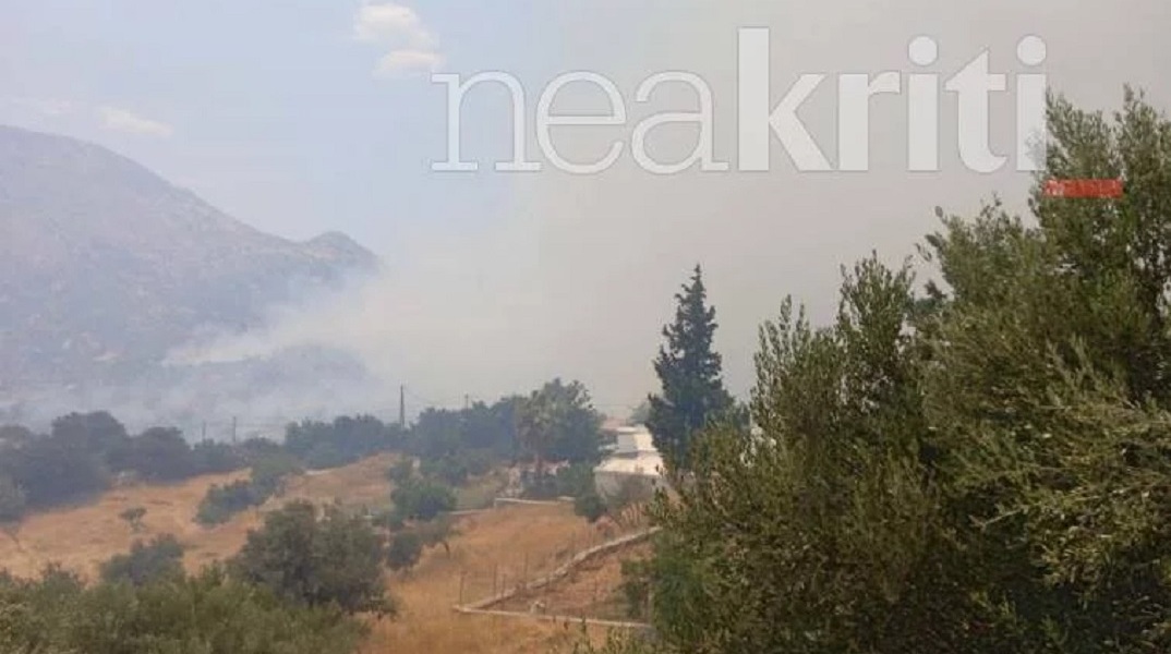 Πυρκαγιά στην Κρύα Βρύση Ρεθύμνου - Εκκενώνεται οικισμός
