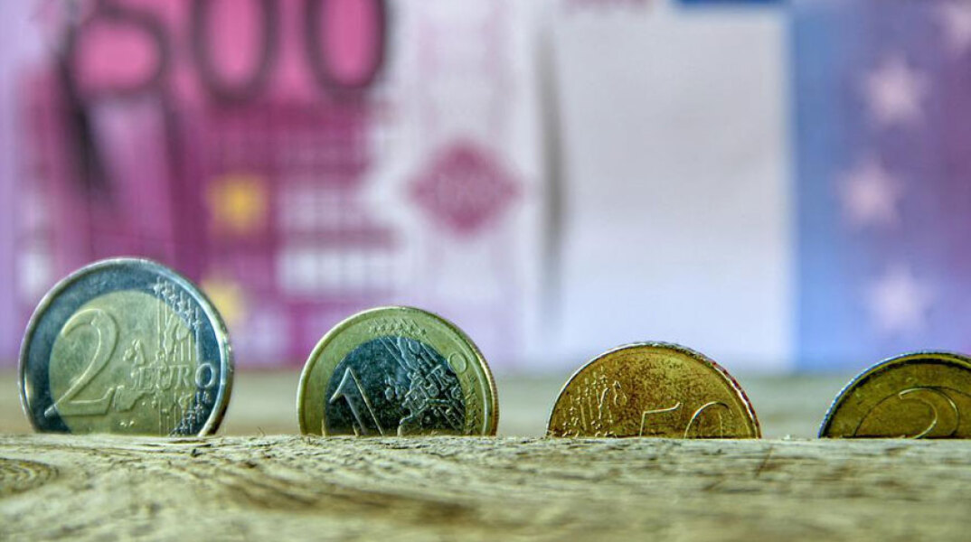 Ο πληθωρισμός πιέζει τις οικονομίες στην Ευρώπη