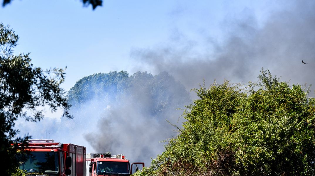 Φωτιά στην Αγία Μαρίνα Κορωπίου
