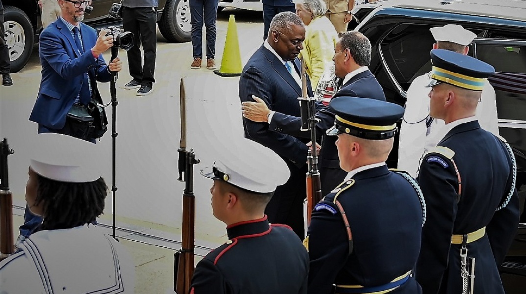 ΣΥΝΑΝΤΗΣΗ ΥΕΘΑ Ν. ΠΑΝΑΓΙΩΤΟΠΟΥΛΟΥ ΜΕ ΤΟΝ ΥΠ. ΑΜΥΝΑΣ ΤΩΝ ΗΠΑ L. AUSTIN 