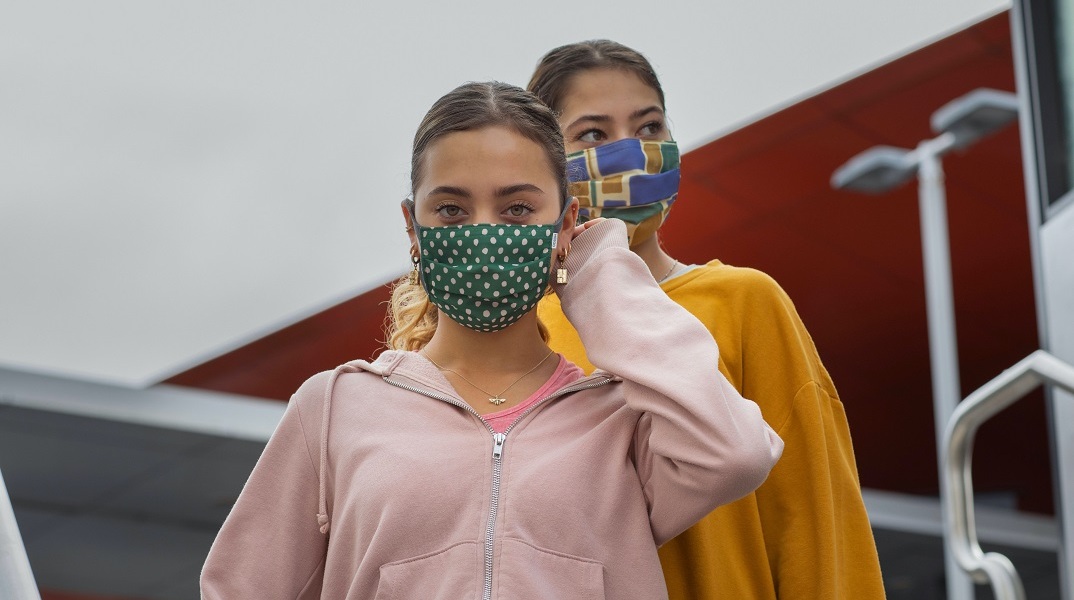 Κορωνοϊός: Ο ΠΟΥ ζητά μάσκες και εμβολιασμούς τώρα