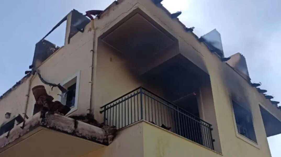 Το σπίτι της Ελένης Γερασιμίδου την Παλλήνη έχει υποστεί ζημιές από τη φωτιά