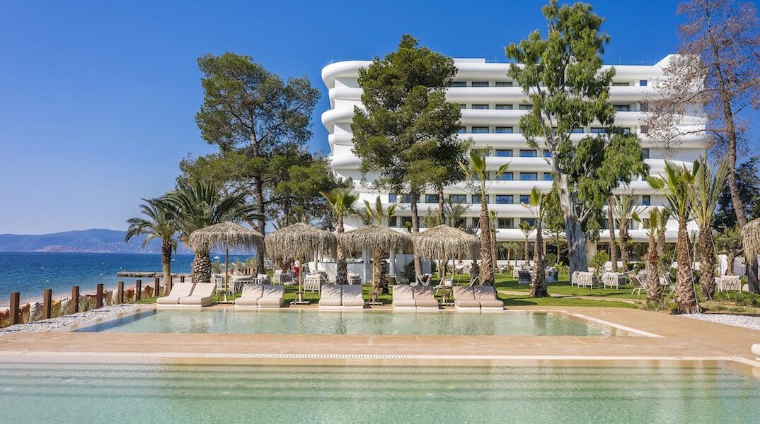 Isla Brown Corinthia