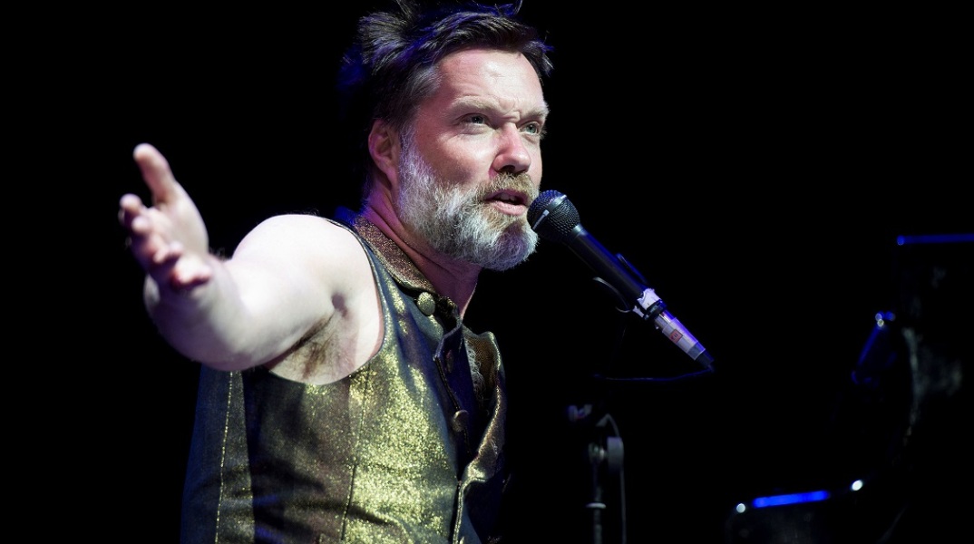 Rufus Wainwright - Going To A Town: Το τραγούδι της ημέρας, Σάββατο 23 Ιουλίου 2022, από τον Athens Voice 102.5