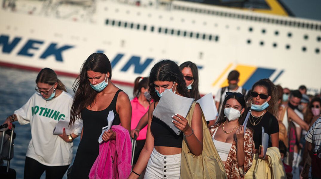 Όπου φύγει φύγει στην Αθήνα για καλοκαιρινές διακοπές στα νησιά