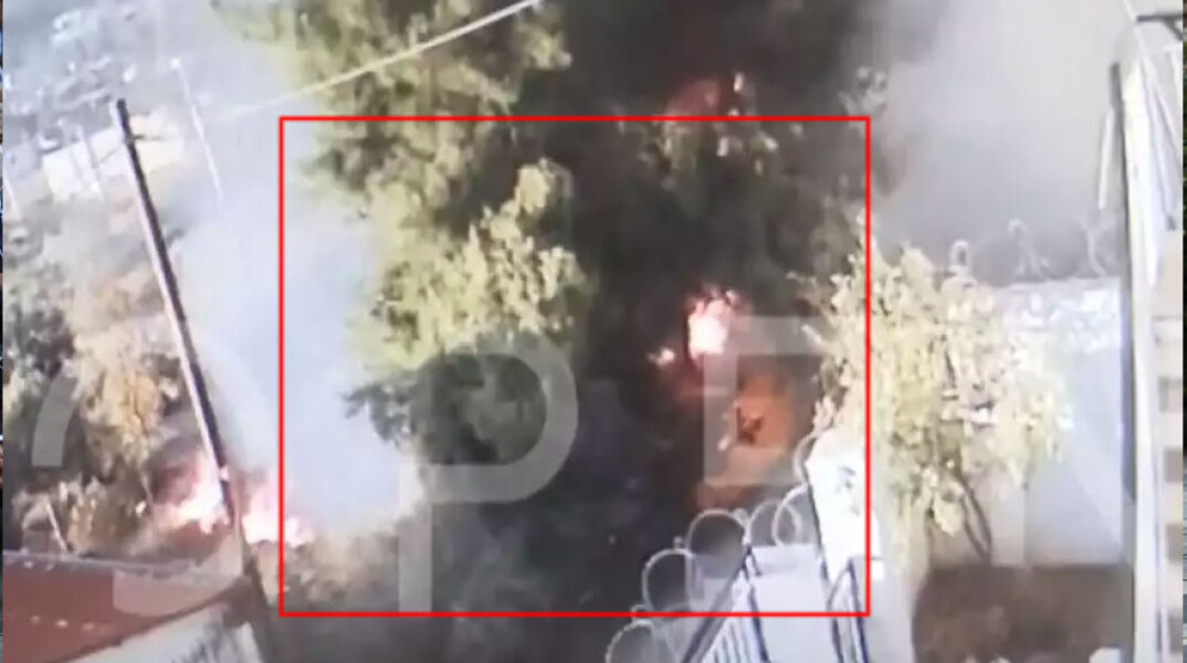 Κάμερα ασφαλείας στον Ασπρόπυργο καταγράφει εμπρηστή να βάζει φωτιά