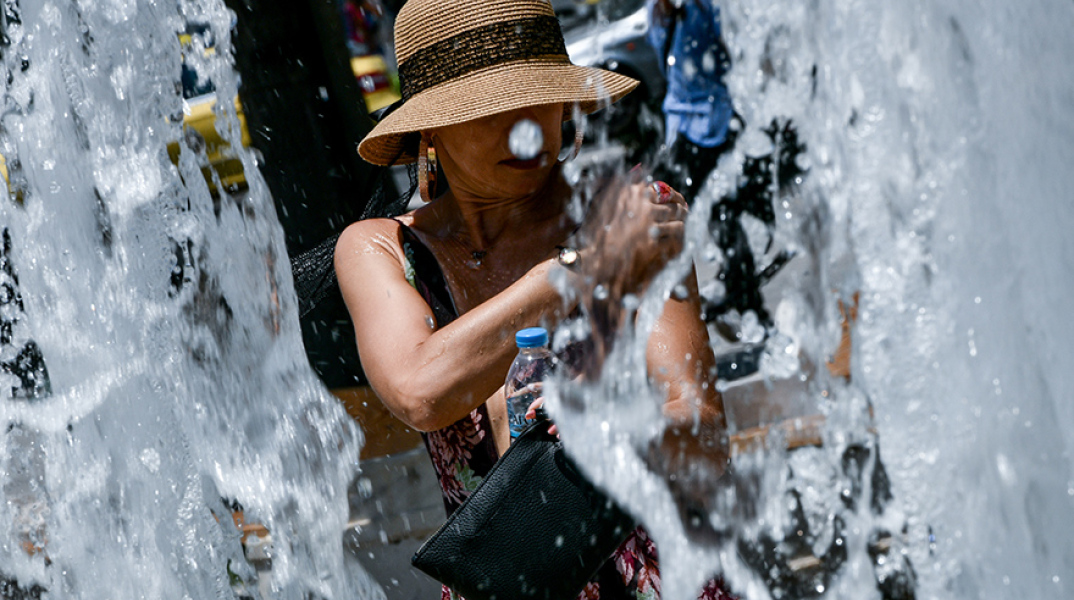 Κορυφώνεται ο καύσωνας