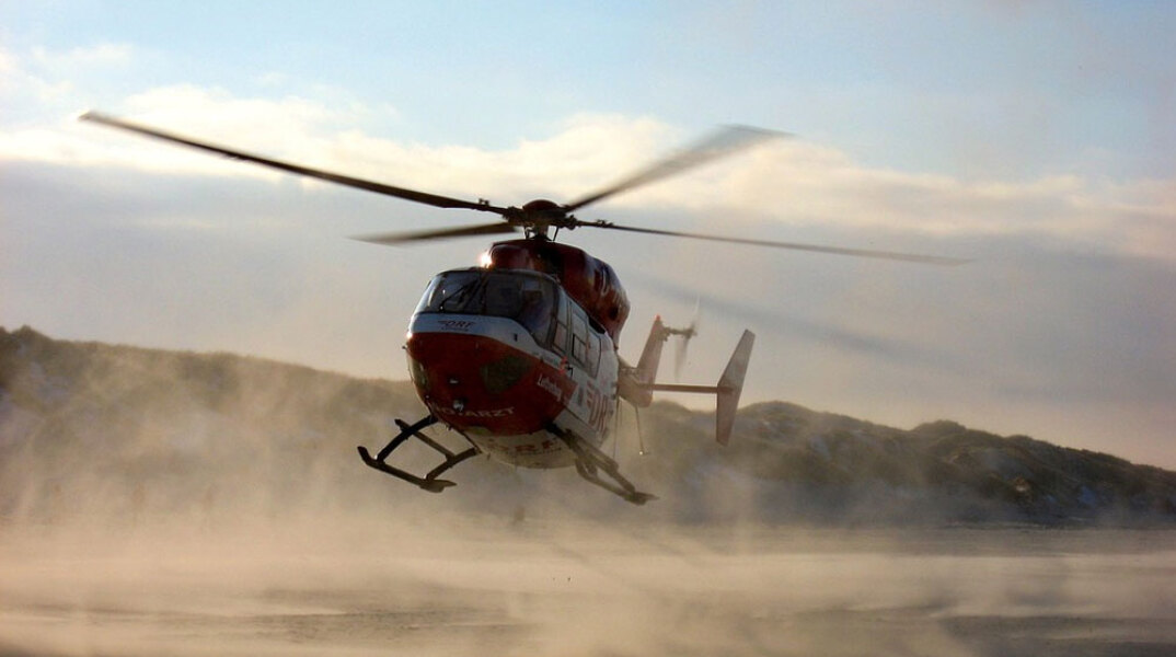 Ελικόπτερο στα Σπάτα διαμέλισε 21χρονο Βρετανό που επέστρεφε από διακοπές στη Μύκονο