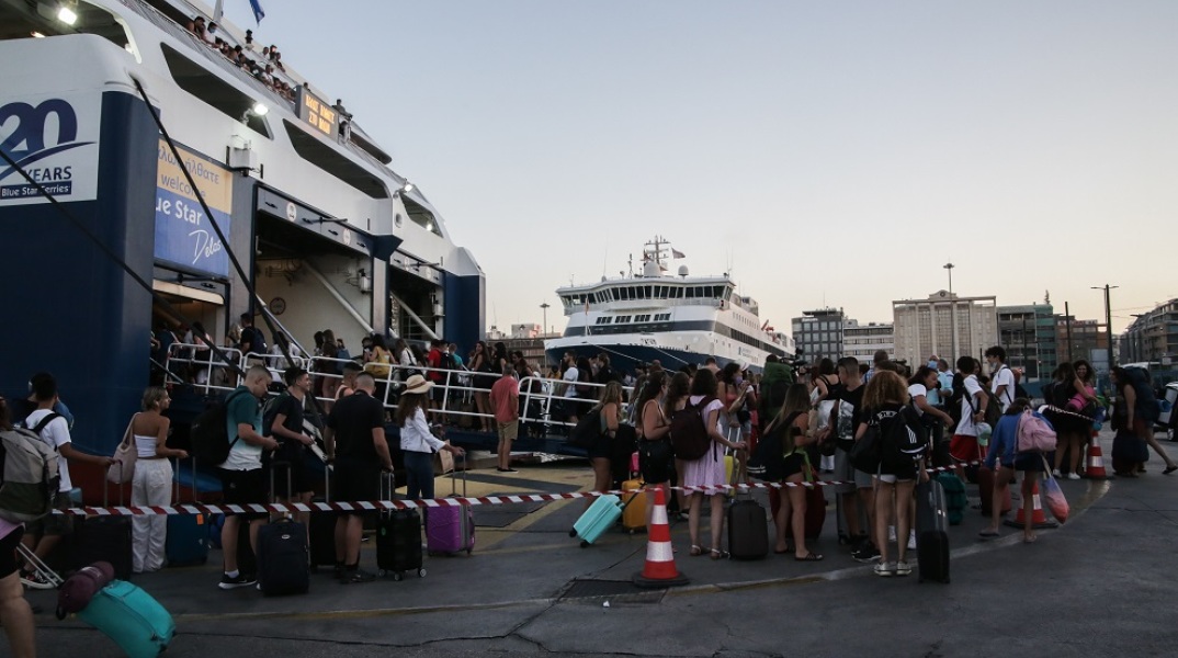 ΛΙΜΑΝΙ ΠΕΙΡΑΙΑ ΑΝΑΧΩΡΗΣΕΙΣ