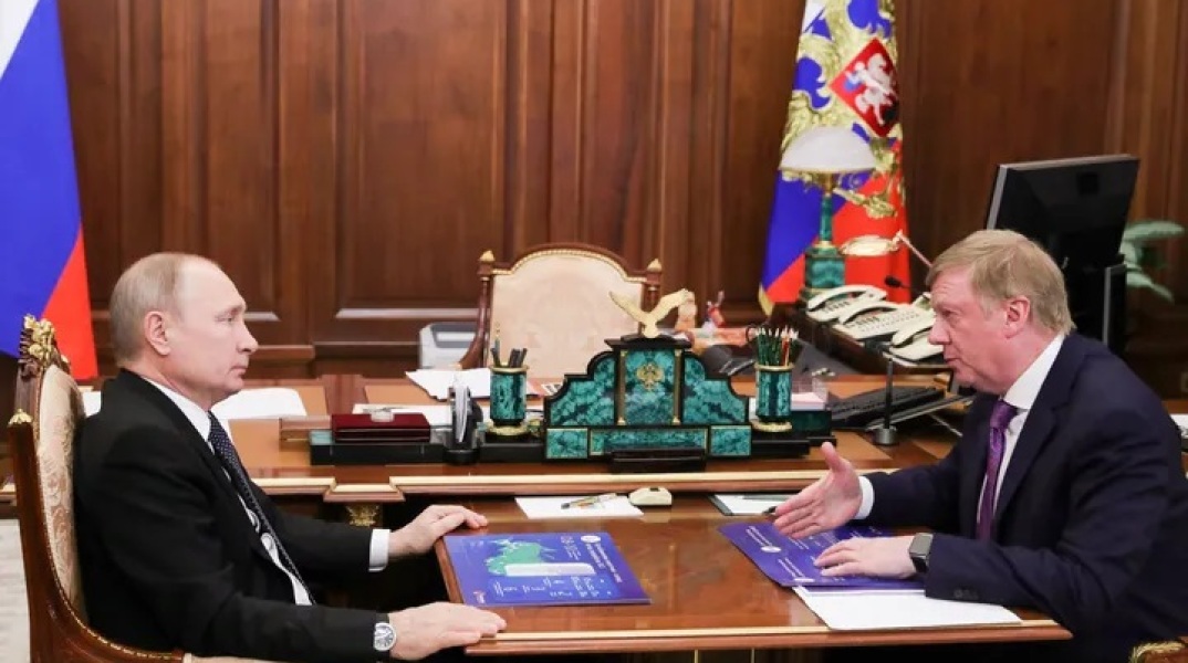 Ο Ανατόλι Τσουμπάις, που παραιτήθηκε από σύμβουλος του Πούτιν λόγω Ουκρανίας, νοσηλεύεται με σπάνιο νόσημα