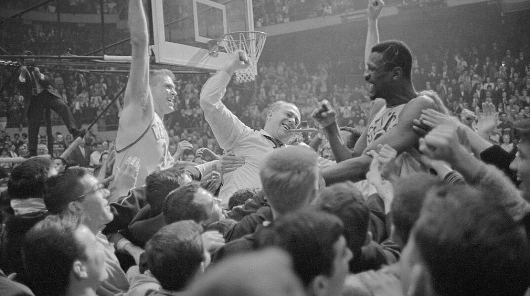 Μπιλ Ράσελ και Μάικλ Τζόρνταν