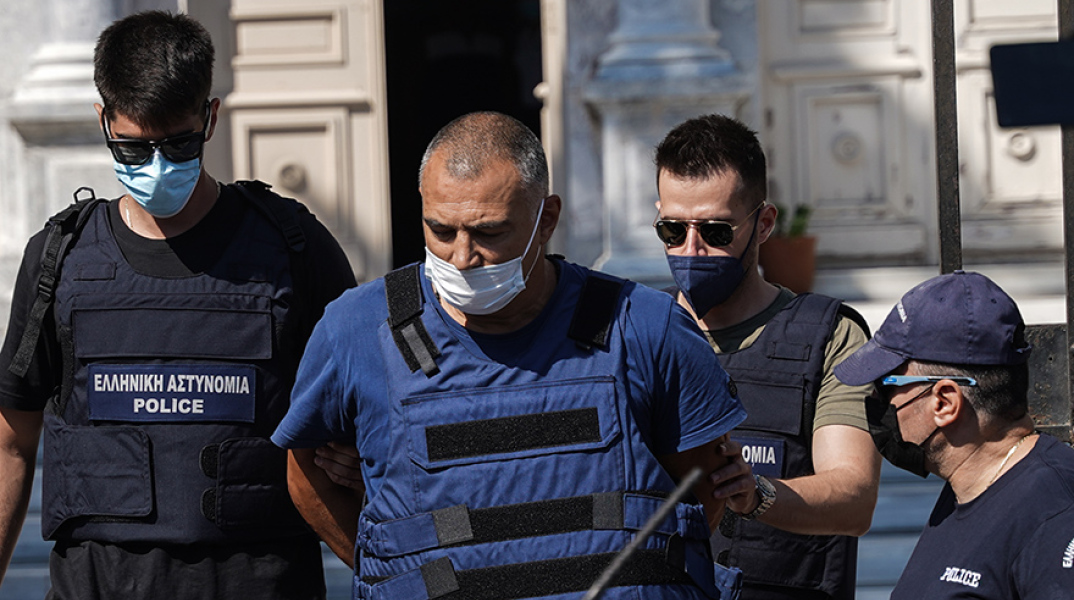 Ο αστυνομικός που συνελήφθη για τον βιασμό 14χρονης