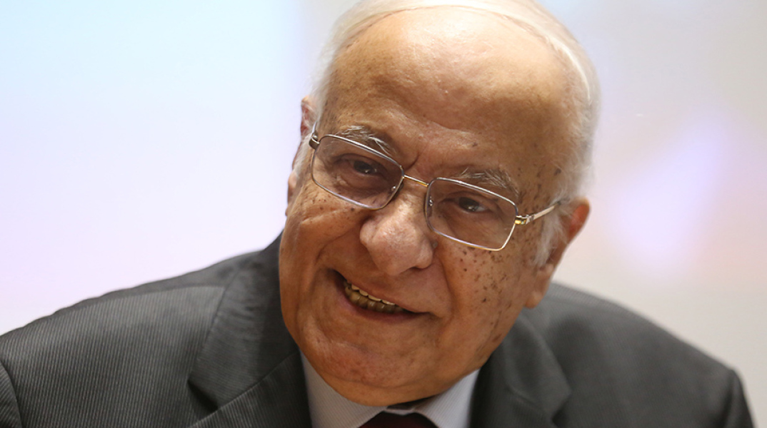 Ο Διονύσης Σιμόπουλος