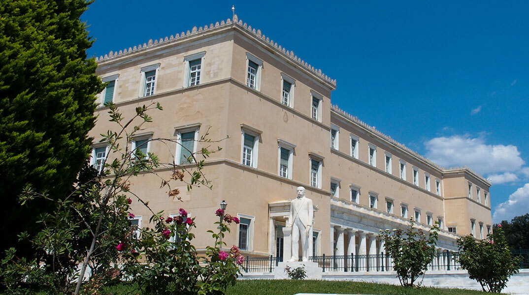 Το κτίριο της Βουλής στο Σύνταγμα
