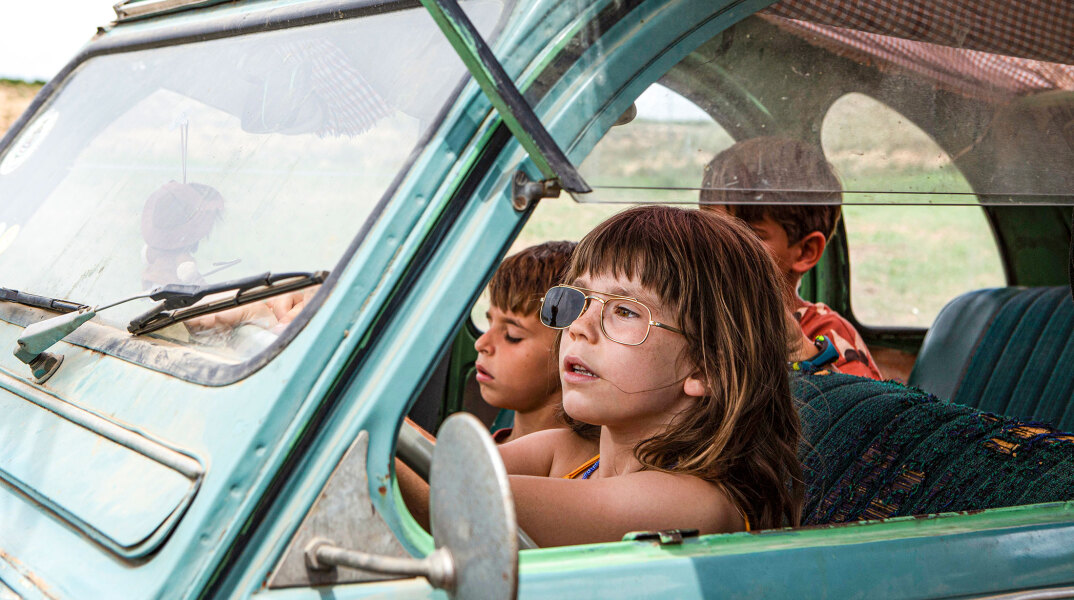 Σκηνή από την ταινία Οι ροδακινιές του Αλκαράς (Alcarràs)