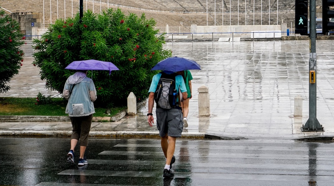 Συνεχίζεται η κακοκαιρία και την Παρασκευή - Βροχές και καταιγίδες στην Αττική