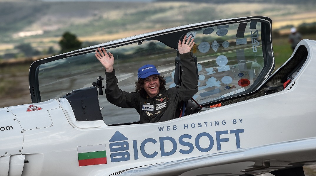 Ο 17χρονος πιλότος που έκανε τον γύρο του κόσμου μόνος του με αεροπλάνο