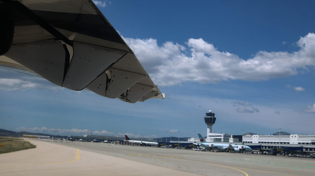  πτήση προς Ρόδο: Γυναίκα επιτέθηκε σε αεροσυνοδό- Δείτε βίντεο